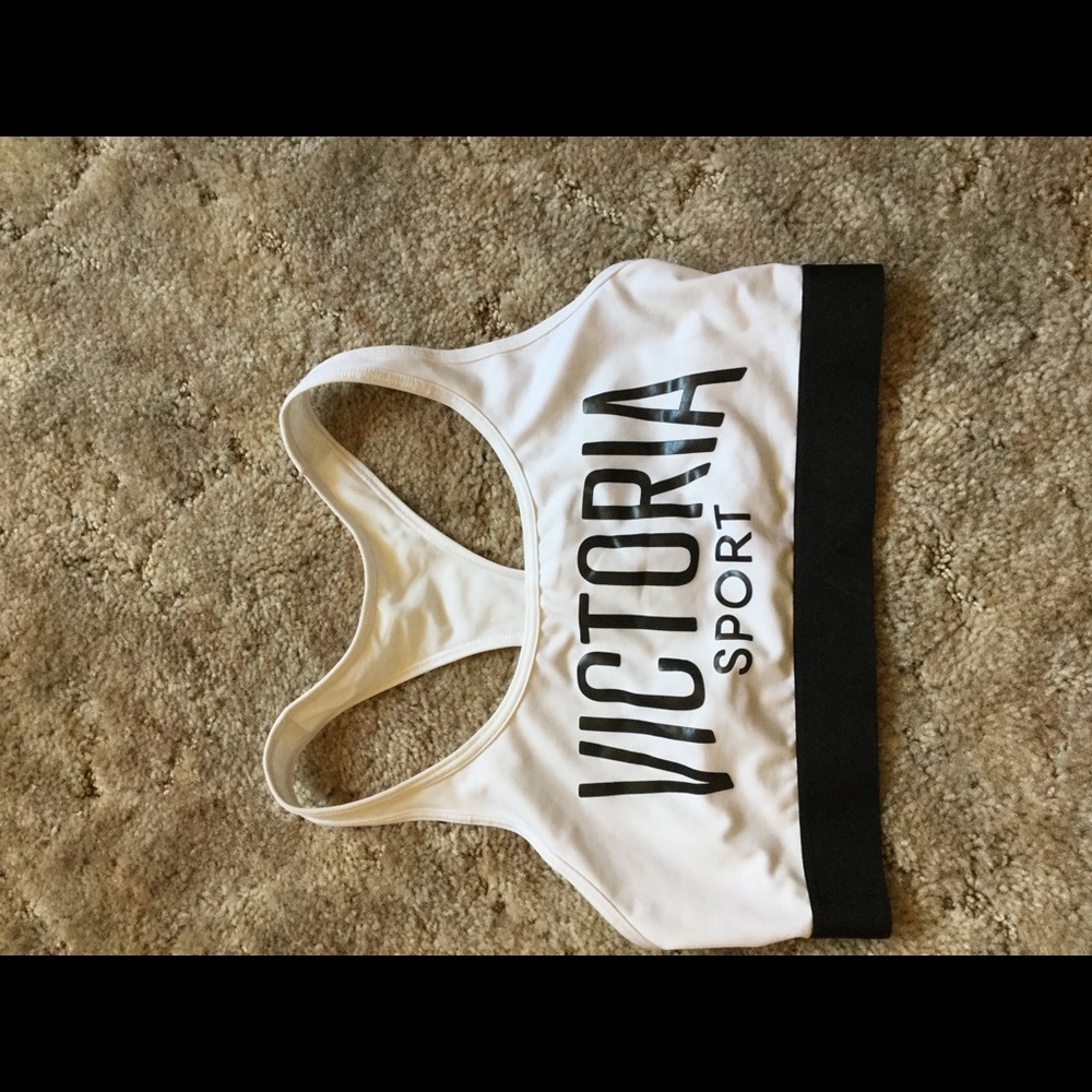 New VS sports bra